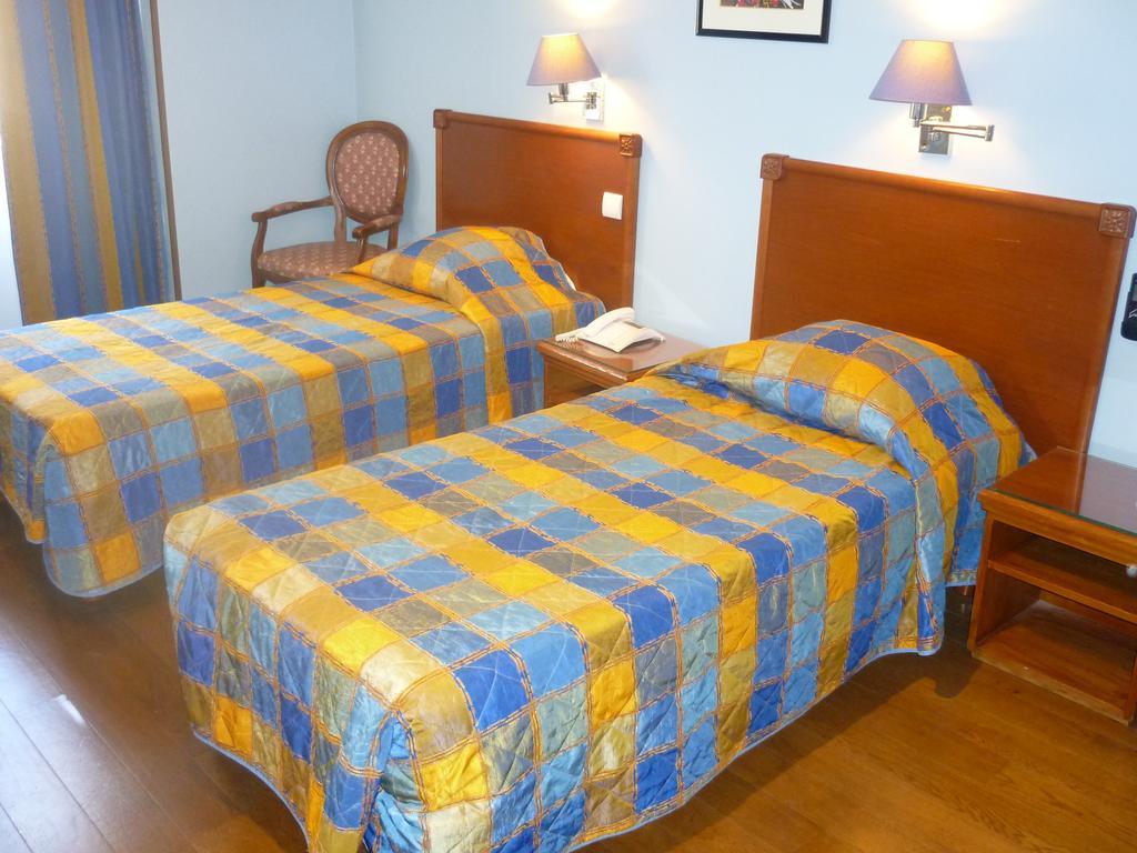 Baccarat Hostel نيس الغرفة الصورة